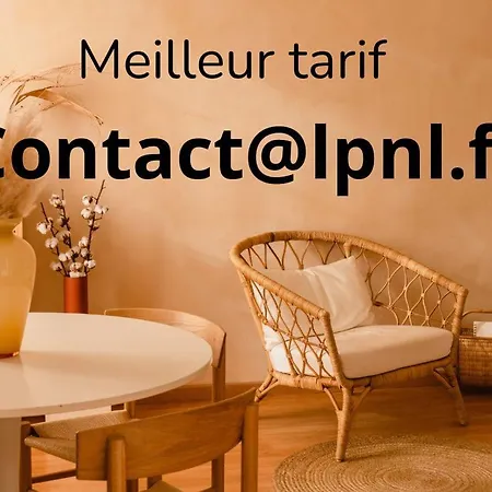 Le Repaire, Acces Terrasse De L'etablissement *